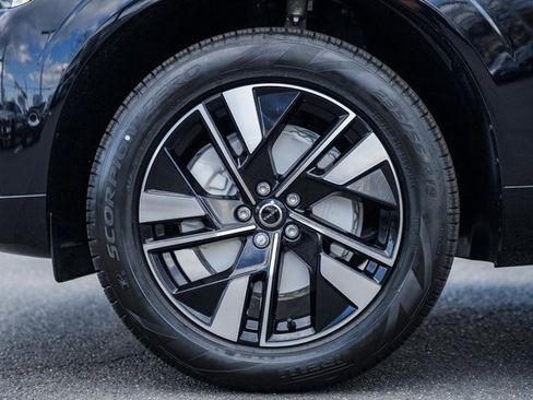 New 2026 Volvo XC60 B5 Plus w/ Protection Package Premier image 18