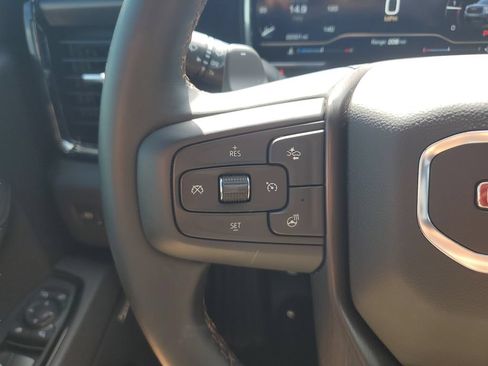 Used 2025 GMC Sierra 1500 AT4 w/ AT4 Premium Package AWD/4WD image 23