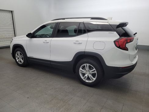 Used 2021 GMC Terrain SLE w/ Driver Convenience Package image 3