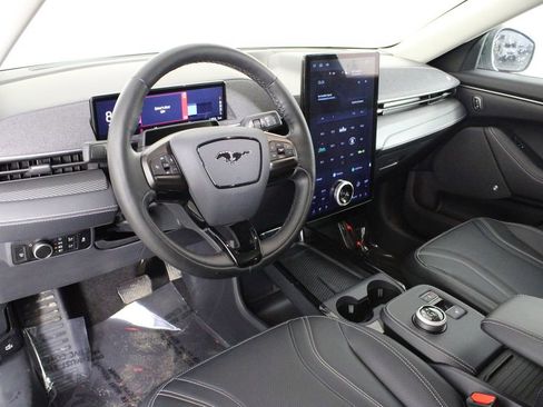 Used 2023 Ford Mustang Mach-E Premium image 23