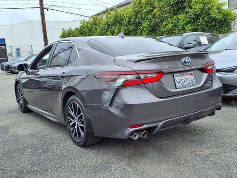 Used 2023 Toyota Camry SE w/ Audio Upgrade Package FWD image 3
