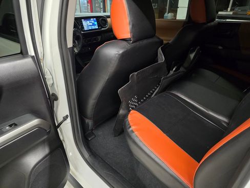 Used 2020 Toyota Tacoma SR5 image 31