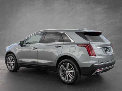 Certified 2024 Cadillac XT5 Premium Luxury FWD image 4