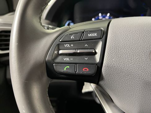 Used 2019 Hyundai Ioniq Plug-In Hybrid image 28