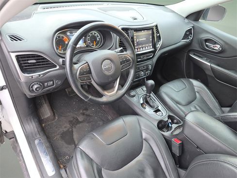 Used 2019 Jeep Cherokee Limited image 14