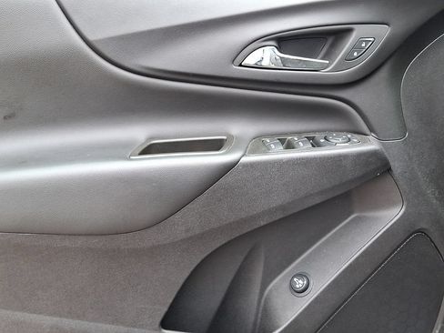 Used 2024 Chevrolet Equinox LT AWD/4WD image 12