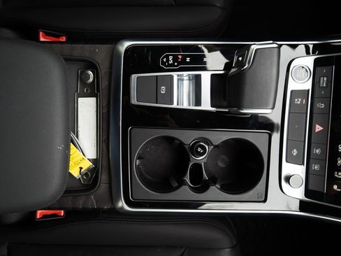 Used 2022 Audi Q7 Premium Plus image 28