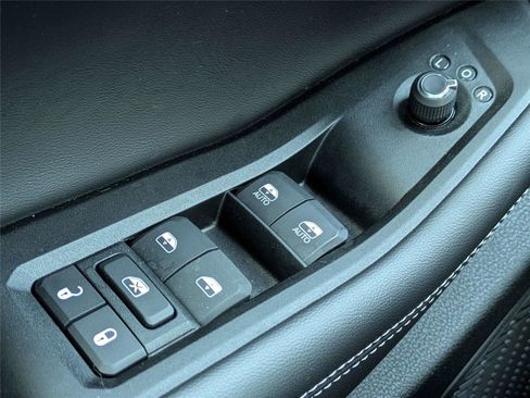 Certified 2025 Jeep Grand Cherokee L Altitude image 28