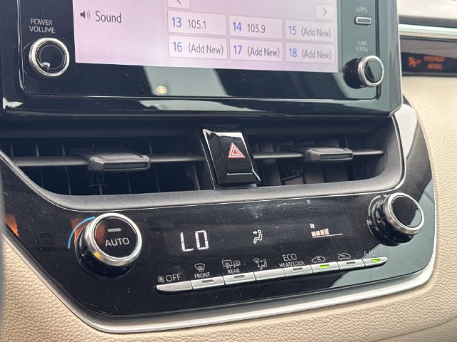 Used 2020 Toyota Corolla LE FWD image 21