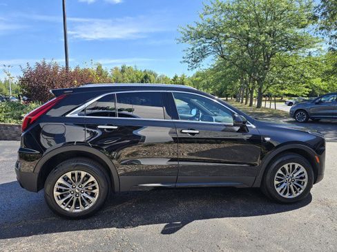 Used 2025 Cadillac XT4 Premium Luxury image 7