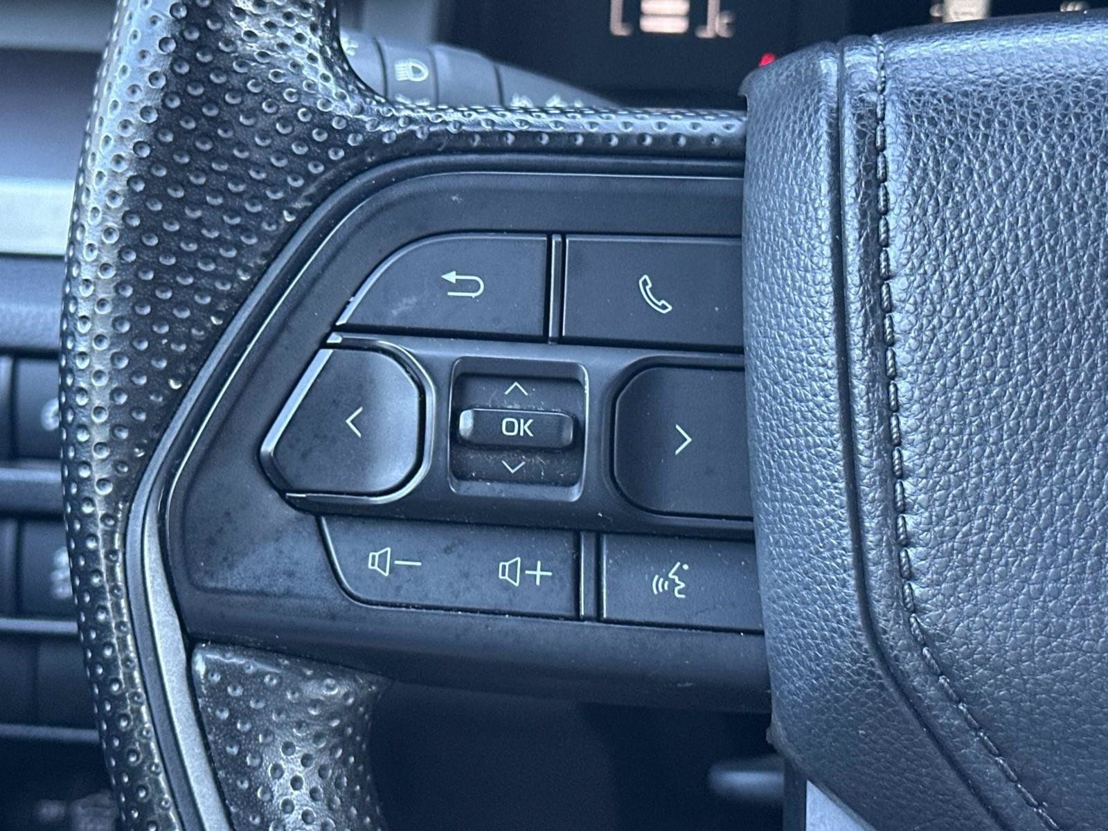 Used 2024 Toyota Tacoma SR5 AWD/4WD image 22