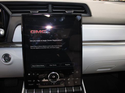 New 2026 GMC Terrain Denali w/ LPO, Black Badging Package image 38