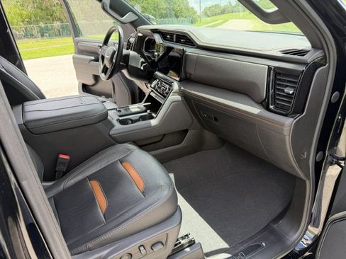Used 2024 GMC Sierra 2500 AT4 w/ AT4 Premium Plus Package AWD/4WD image 14