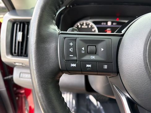 Used 2022 Nissan Pathfinder SL FWD image 20