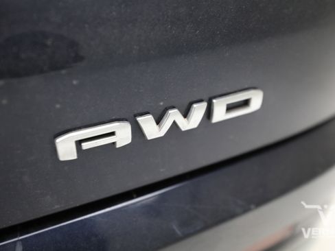 Used 2022 GMC Acadia Denali w/ Denali Ultimate Package image 11