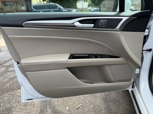 Used 2020 Ford Fusion SEL FWD image 9