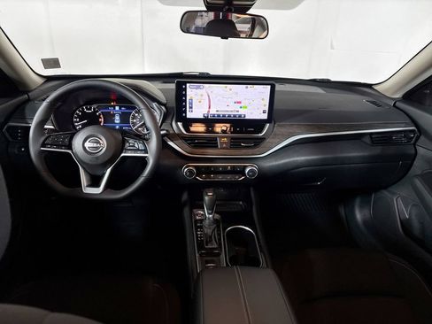 Used 2024 Nissan Altima 2.5 SV w/ SV Premium Package AWD/4WD image 12