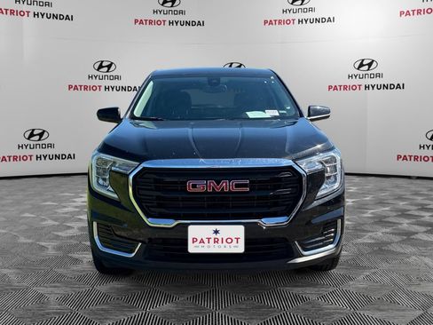 Used 2024 GMC Terrain SLE AWD/4WD image 9