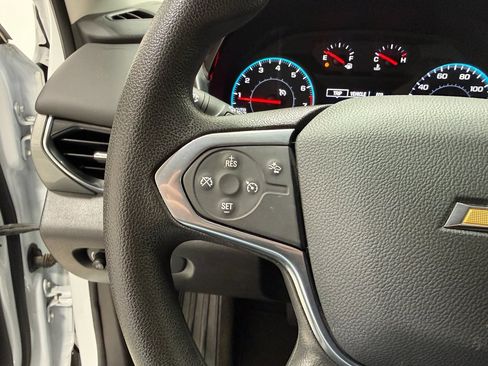 Used 2021 Chevrolet Traverse LS image 21