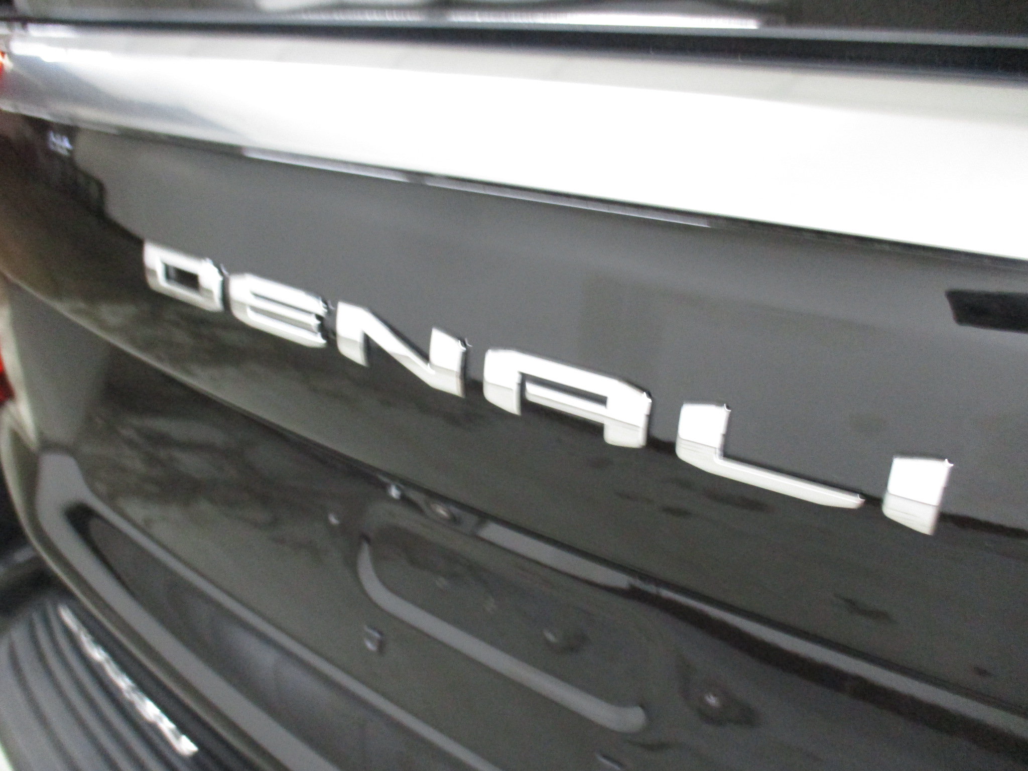 New 2026 GMC Yukon Denali w/ Sun & Power Step Package AWD/4WD image 12