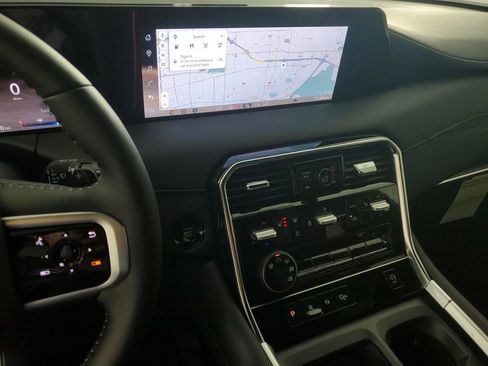 New 2026 Nissan Armada SL w/ Captain's Chari Seat Package image 17