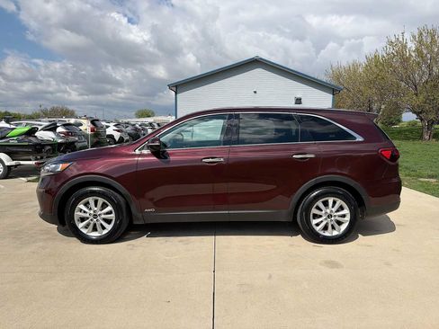 Used 2020 Kia Sorento AWD V6 image 3