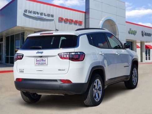 New 2026 Jeep Compass Latitude image 5