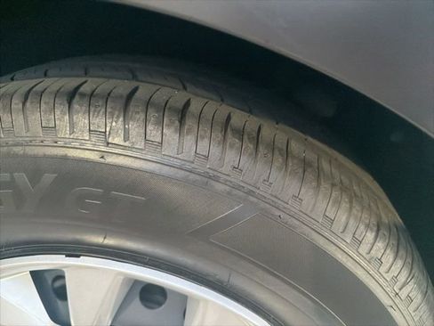 Used 2025 Honda CR-V LX image 9