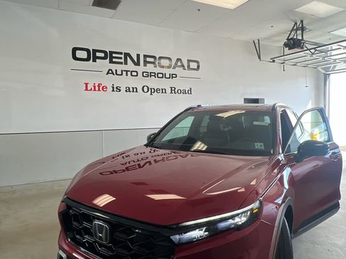 Used 2023 Honda CR-V Sport Touring image 2