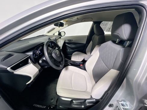 Used 2022 Toyota Corolla LE FWD image 14