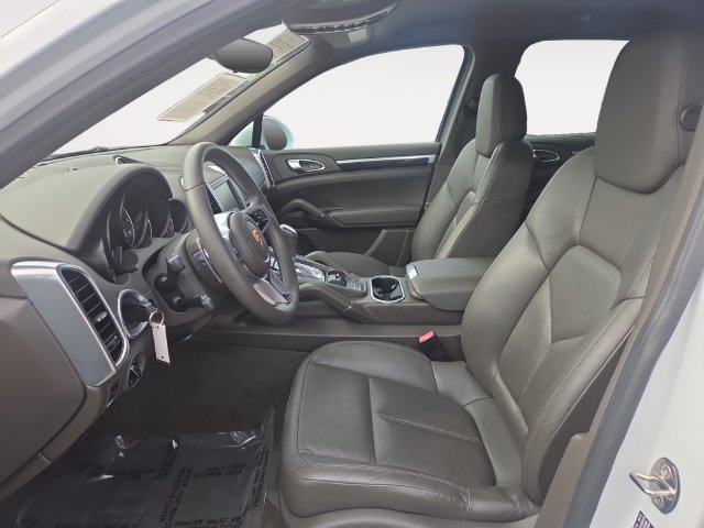 Used 2016 Porsche Cayenne AWD/4WD image 9