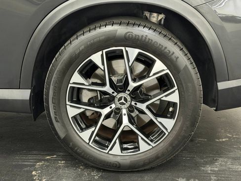 Used 2025 Mercedes-Benz GLC 350e 4MATIC image 18