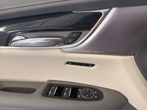 Used 2022 Cadillac XT6 Premium Luxury w/ Technology Package image 15