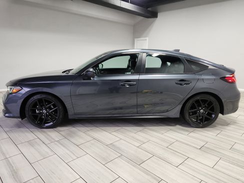 Used 2023 Honda Civic Sport Touring image 2