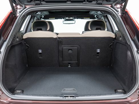 New 2026 Volvo XC60 B5 Core w/ Climate Package image 10