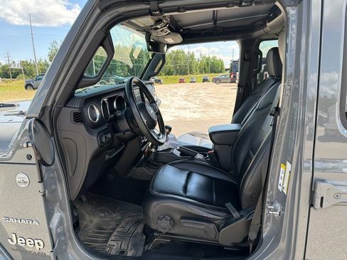 Used 2020 Jeep Wrangler Unlimited Sahara AWD/4WD image 5