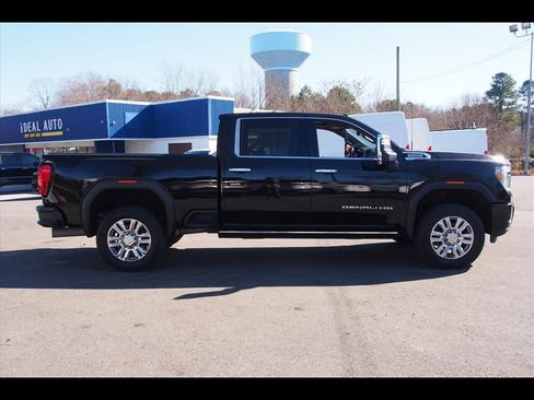 Used 2021 GMC Sierra 2500 Denali w/ Denali Black Diamond Edition image 8