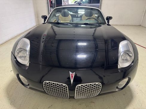 Used 2006 Pontiac Solstice Convertible w/ Premium Package RWD image 11