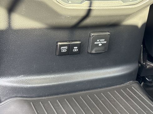 Used 2024 Toyota Tundra Limited image 16