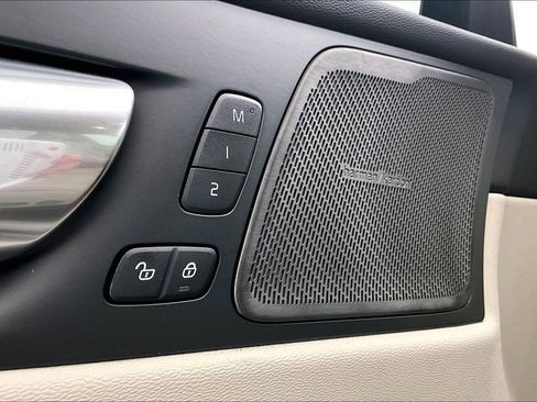 New 2026 Volvo XC60 B5 Ultra w/ Protection Package Premier image 28