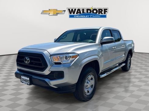 Used 2022 Toyota Tacoma SR w/ SR Convenience Package RWD image 3