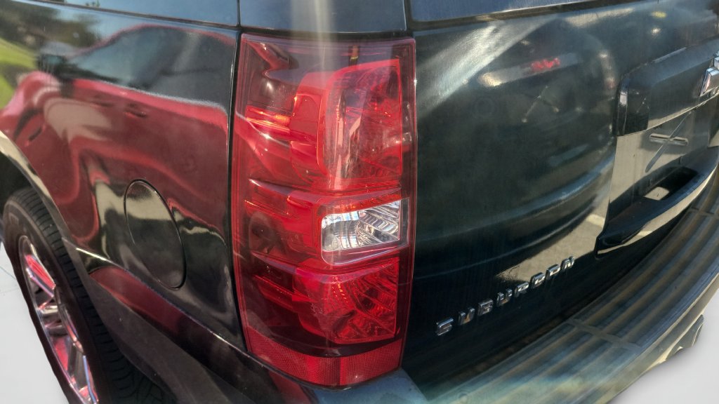 Used 2008 Chevrolet Suburban LTZ w/ LTZ Preferred Equipment Group RWD image 9