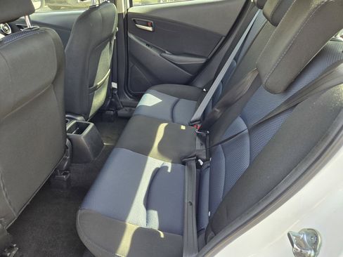 Used 2019 Toyota Yaris LE FWD image 11