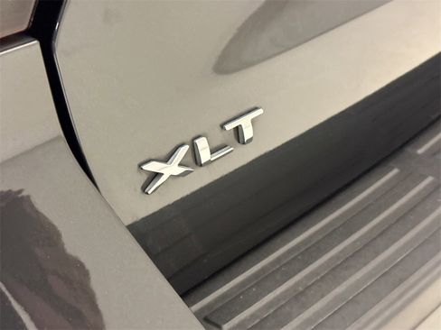 Used 2023 Ford Expedition XLT image 11