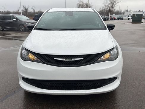 Used 2026 Chrysler Voyager LX image 9