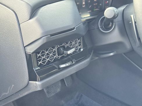 Used 2025 Honda Accord Touring image 11