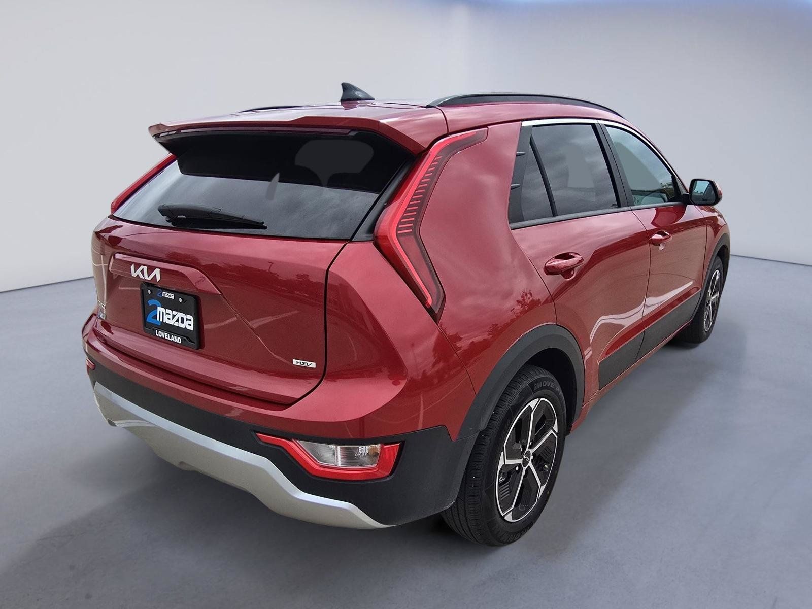 Used 2025 Kia Niro LX FWD image 5