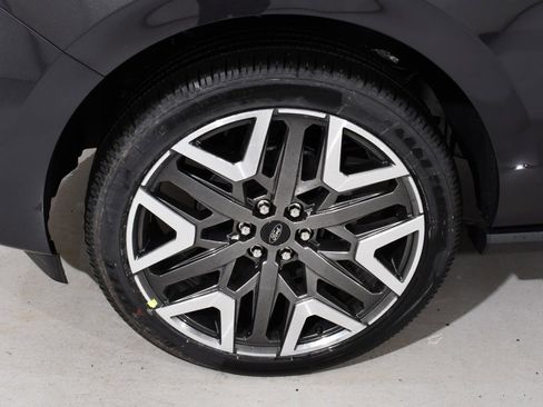 New 2026 Ford Expedition Max Platinum image 25