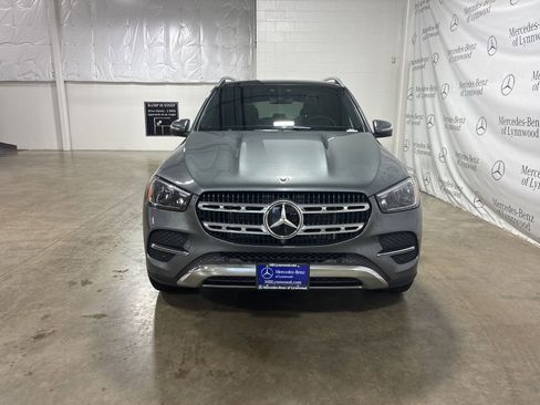 Used 2025 Mercedes-Benz GLE 450e 4MATIC image 2