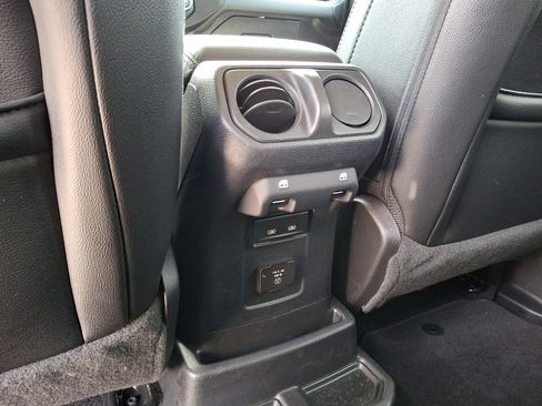 Used 2021 Jeep Wrangler Unlimited Sahara AWD/4WD image 12